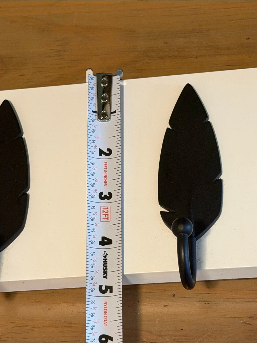 Allen + Roth Feather 4 Hook Wall Rack White Black Coat Hat Entry Organizer